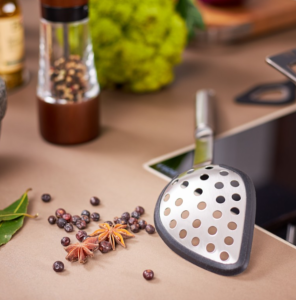 CUILLERE MULTIFONCTIONELLE