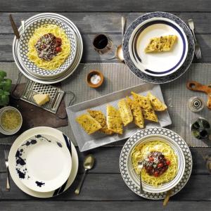 ASSIETTES À DÎNER BLEUES